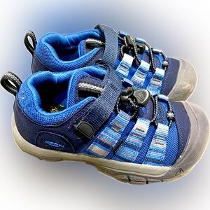 Keen Hiking Shoes in brand new condition size 1